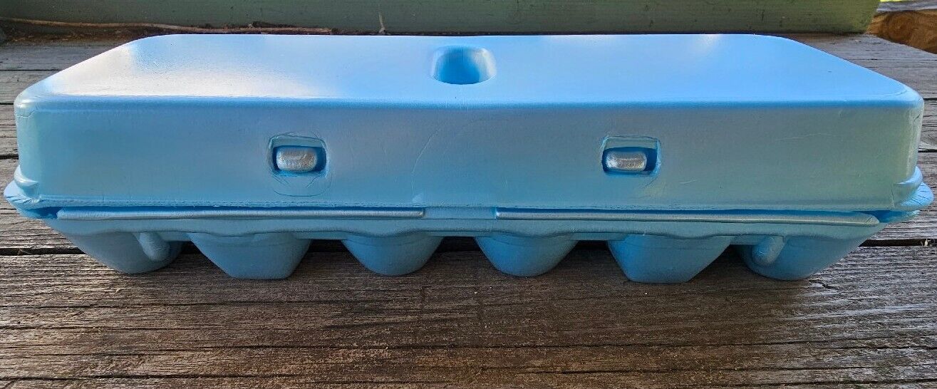 Styrofoam Egg Cartons (50 pack) Blue